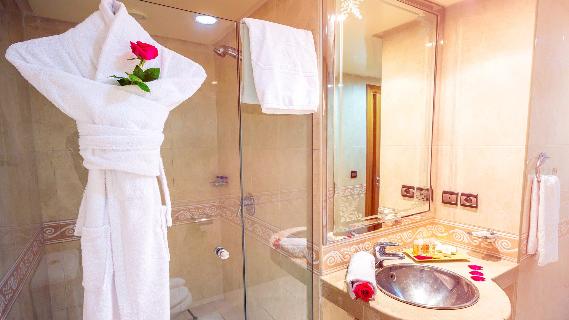 Luxurious Bathroom- cheap hotel casablanca, Hotel centre ville casablanca, hotel Idou Anfa